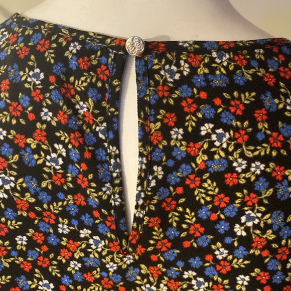 CeCe Floral Blouse - Picture 4 of 6